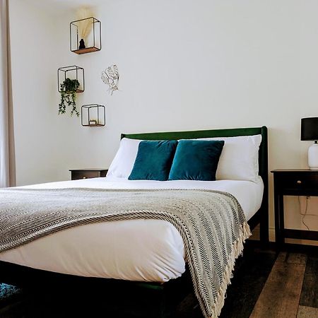 Sterling Stylish 2 Bedroom Central Modern Apartment Darlington  Eksteriør billede