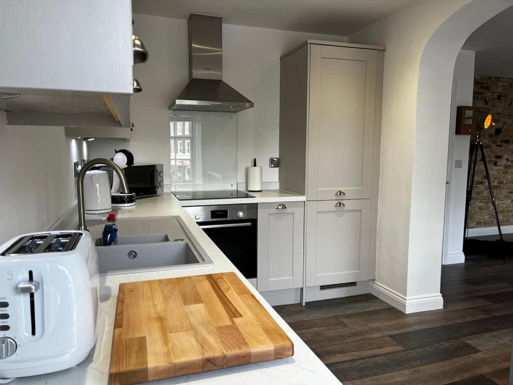 Sterling Stylish 2 Bedroom Central Modern Apartment Darlington  Eksteriør billede