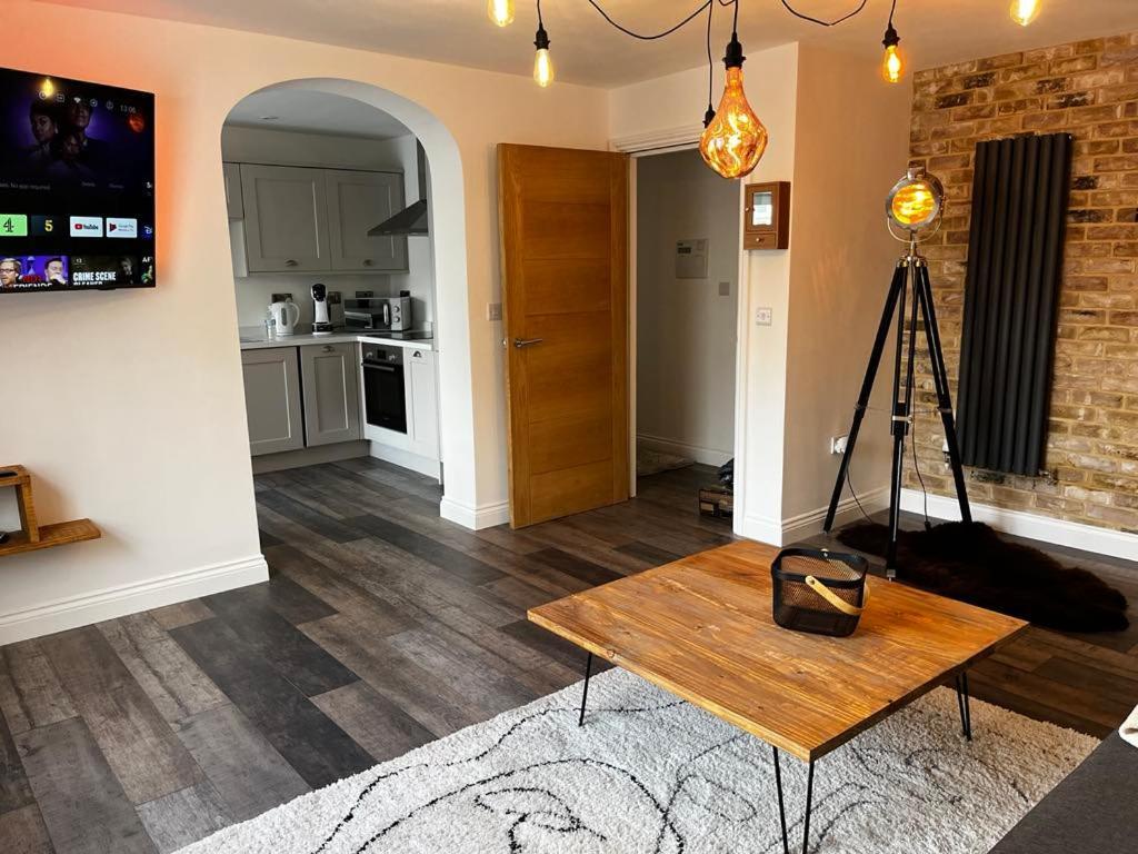 Sterling Stylish 2 Bedroom Central Modern Apartment Darlington  Eksteriør billede
