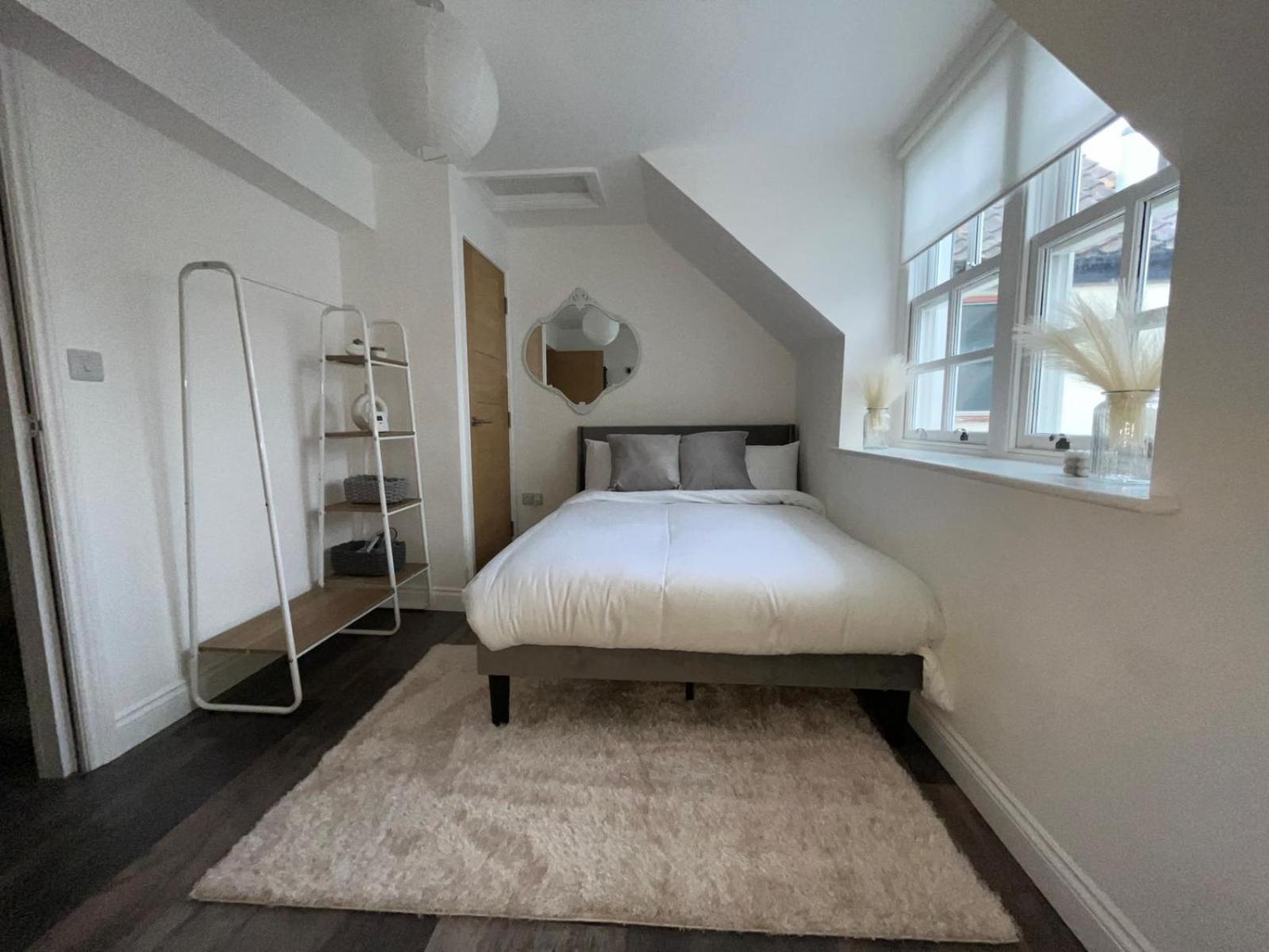 Sterling Stylish 2 Bedroom Central Modern Apartment Darlington  Eksteriør billede